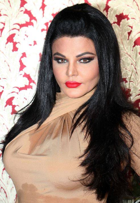 उनसे पूछा गया कि वह फिल्म जगत से किसी का समर्थन ले रही हैं? राखी ने कहा,