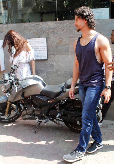 वहीं दिशा की भी पिछली फिल्म कुंग फू योगा कुछ खास नहीं कर पाई. 