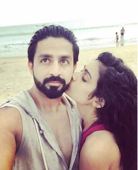 आकांक्षा कलर्स टीवी के मशहूर शो 'ना बोले तुम ना मैनें कुछ कहा' में मेघा का किरदार निभाती हैं. 