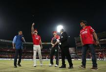 RECORD: IPL इतिहास में पावरप्ले में सबसे ज्यादा विकेट लेने वाले गेंदबाज़ बने संदीप शर्मा