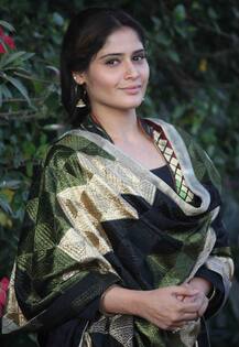 \'वारिस\' की एक्ट्रेस आरती सिंह का फोटोशूटः दुल्हन के लिबास में दिखीं बला की खूबसूरत!