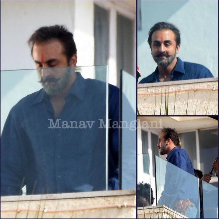 इतना ही नहीं वो माथे पर टीका लगाए हुए दिख रहे हैं जो संजय की फिल्मों में उनका लुक हुआ करता था. (तस्वीर - मानव मंगलानी)