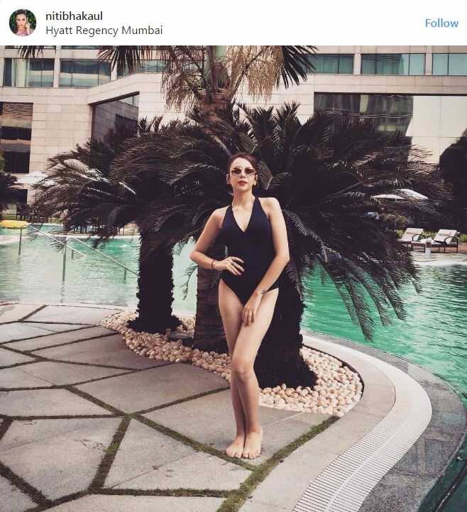 हाल ही में उन्होंने विदेश में एक फ़ोटोशूट कराया जिसकी तस्वीरें और वीडियो उन्होंने सोशल मीडिया पर शेयर कीं. 
