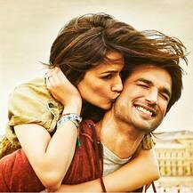 सुशांत सिंह को KISS करती दिखीं कृति सैनन, यहां है राबता का First Look