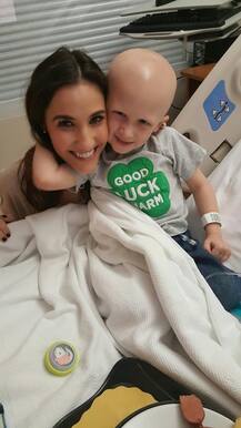 बच्चे की मौत के बाद उसे याद करने के लिए मां ने डाली कुछ मार्मिक तस्वीरें 