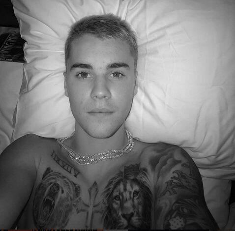 जस्टिन ने शर्टलेस टैटू की अपनी कई फोटो इंस्टाग्राम पर डाली हैं. 