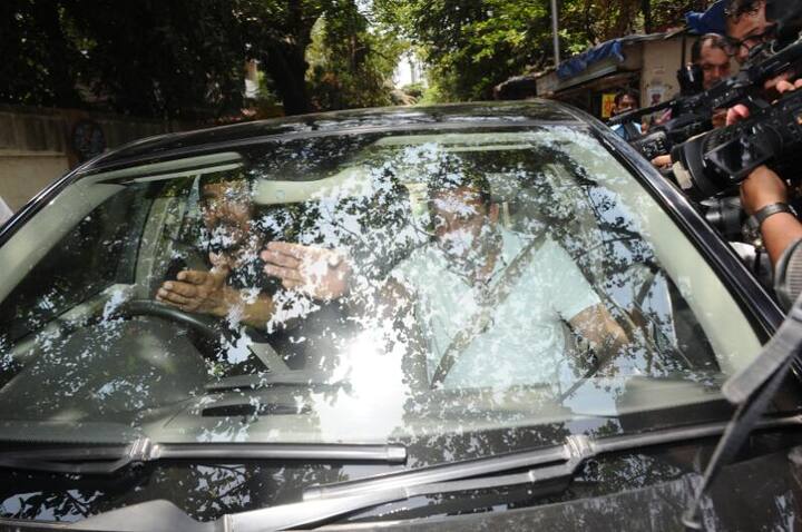 दरअसल ये पूरा मामला सन 2000 का है. फिल्म निर्माता नूरानी ने आरोप लगाया था कि संजय दत्त ने उनकी फिल्म बाज़ी में मुख्य भूमिका करने वाले थे. लेकिन ना तो संजय इस फिल्म की शूटिंग के लिए पहुंचे और ना ही पैसे वापस नहीं किए. 