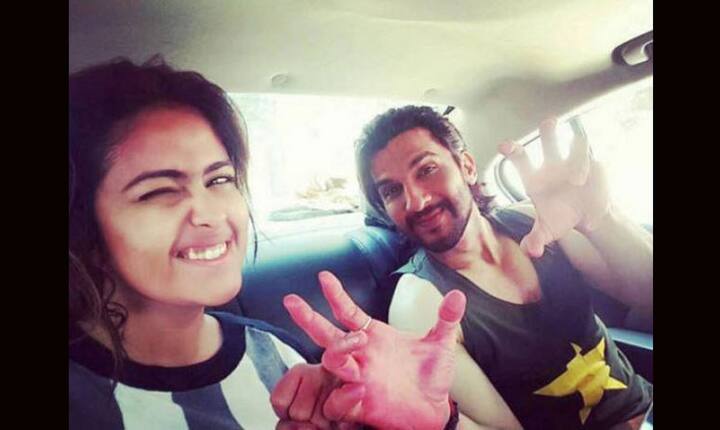  अविका ने बताया कि वह मनीष को सिन चैन बुलाती हैं और मनीष उन्हें सिन चैन की मां मिताजी कहकर बुलाते हैं. साथ ही उन्होंने कहा कि 'हम दोनों सिर्फ अच्छे दोस्त हैं और हमेशा रहेंगे.'