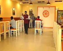 बाबा रामदेव के \'पतंजलि\' ने अब रेस्टोरेंट बिजनेस में मारी एंट्री, खोला \'पौष्टिक\'