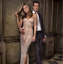 टीवी पर अपने पति थेरोक्स के अंतरंग दृश्यों से परेशान हुईं एक्ट्रेस एनिस्टन?