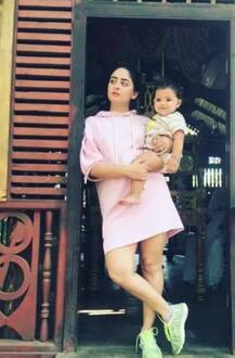 टीवी अदाकारा माही विज ने पिंक स्विमसूट में बिखेरा \'जलवा\'