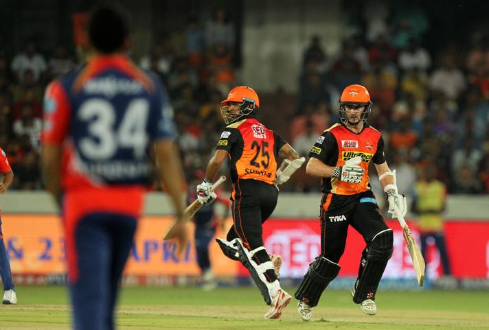 LIVE SRHvsDD: ऑल-राउंड प्रदर्शन से हैदराबाद की 15 रनों से जीत Live Update Of Ipl 2017 Match Between Delhi Daredevilsdd And Sunrisers Hyderabadsrh LIVE SRHvsDD: ऑल-राउंड प्रदर्शन से हैदराबाद की 15 रनों से जीत