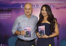 अनुपम खेर ने डिप्रेशन पर आधारित पुस्तक ‘द स्पिरिट आॅफ द रिवर’ रिलीज की