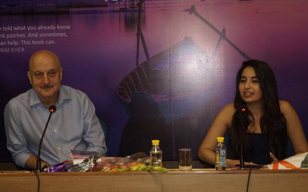 अनुपम खेर ने डिप्रेशन पर आधारित पुस्तक ‘द स्पिरिट आॅफ द रिवर’ रिलीज की