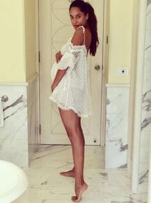 लीजा हेडन ने बिकनी में बेबी बंप की तस्वीरें सोशल मीडिया पर अपलोड की