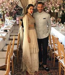 PICS: करिश्मा कपूर के एक्स-हसबैंड संजय कपूर और प्रिया सचदेव ने न्यूयॉर्क में किया ग्रैंड रिसेप्शन