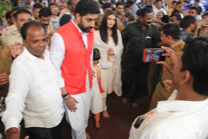 आपको बता दें कि ऐश्वर्या राय बच्चन और अभिषेक बच्चन ने पहली बार एकदूसरे के साथ 'ढ़ाई अक्षर प्रेम के' फिल्म में काम किया था. यह फिल्म साल 2000 में रिलीज हुई थी. (सभी तस्वीरें - मानव मंगलानी)