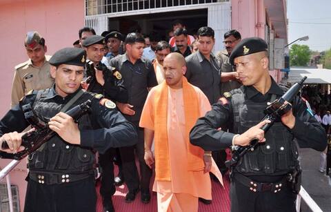 झांसी में बोले सीएम योगी, यूपी में कोई गरीब नहीं रहेगा भूखा