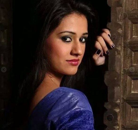  वायरल तस्वीरों के साथ मीडिया रिपोर्ट्स में ये भी कहा जा रहा है कि अभिनेत्री का ये पहला फोटोशूट था.