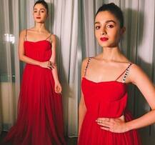 ग्रेट वुमेन अवार्ड में RED DRESS में बला की HOT दिखीं एक्ट्रेस आलिया भट्ट 