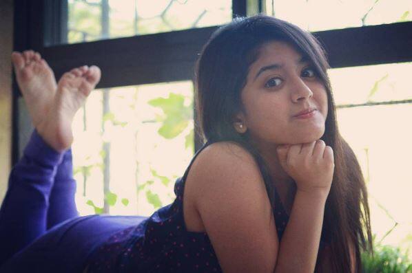 आगे की स्लाइड में देखें श्रिया की खूबसूरत तस्वीरें...