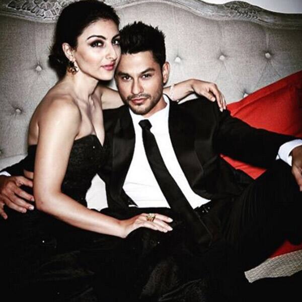 पति कुनाल खेमू ने किया कंफर्म, प्रेग्नेंट हैं अभिनेत्री सोहा अली खान Soha Ali Khan Is Pregnant Confirms Hubby Kunal Kemmu पति कुनाल खेमू ने किया कंफर्म, प्रेग्नेंट हैं अभिनेत्री सोहा अली खान