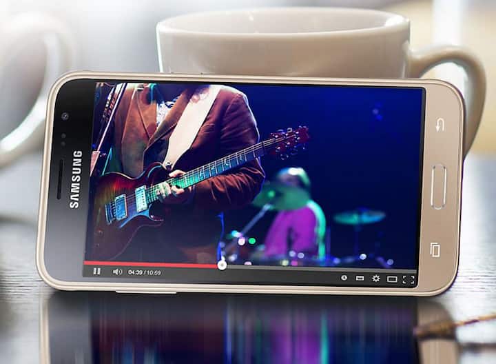 दावा किया जा रहा है कि स्मार्टफोन में 16GB इंटरनल स्टोरेज दी जाएगी, जिसे माइक्रो एसडी कार्ड के जरिए बढ़ाया जा सकेगा. स्मार्टफोन की बैटरी को लेकर कोई जानकारी सामने नहीं आई है.