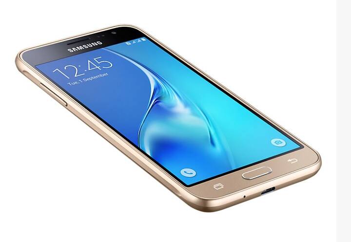 गैलेक्सी J3 को लेकर पहले आईं जानकारी के मुताबिक स्मार्टफोन में 5 इंच का सुपर एमोलेड एचडी डिस्प्ले होगा और इसकी पिक्सल डेंसिटी 295 पीपीआई होगी. यह स्मार्टफोन सैमसंग Exynos 7570 प्रोसेसर और 2GB रैम से लैस हो सकता है.