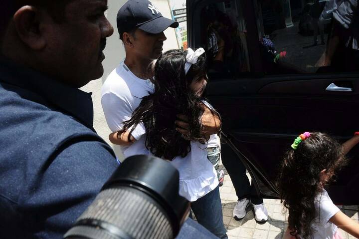 उन्होंने अभी तक अपनी बेटी का चेहरा दुनिया से छुपाए रखने की हरसंभव कोशिश की है.