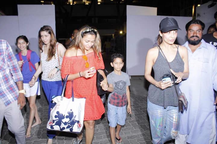 पति के साथ भारी तनाव से गुज़र रहीं मलाइका अपना ज़्यादातर वक्त एक्सरसाइज़ में बिताती हैं. 