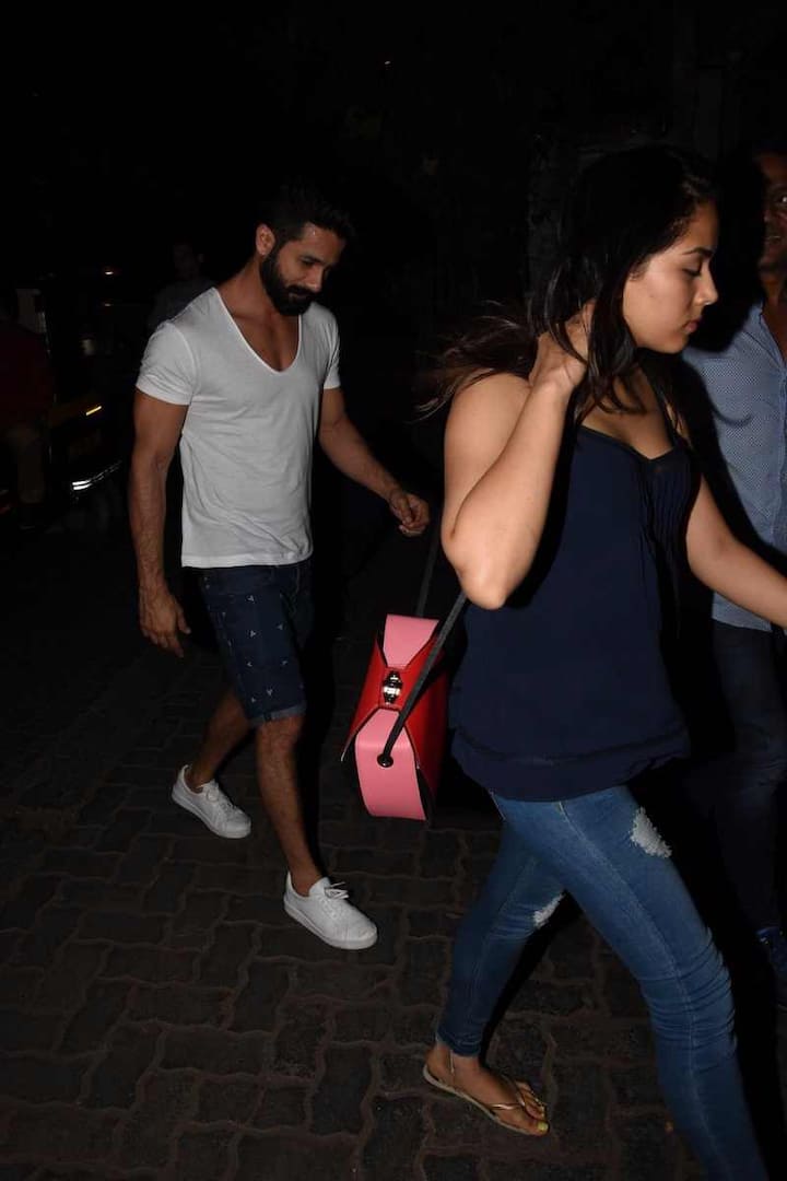 फिर उन्होंने दिल्ली यूनिवर्सिटी की स्टूडेंट मीरा राजपूत से शादी कर ली.