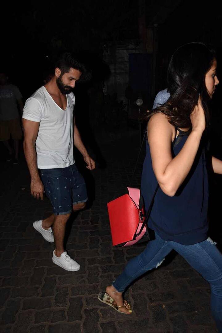 बीते दिनों मीरा ने एक बेटी को जन्म दिया जिससे शाहिद की फैमिली में खुशी का माहौल है.