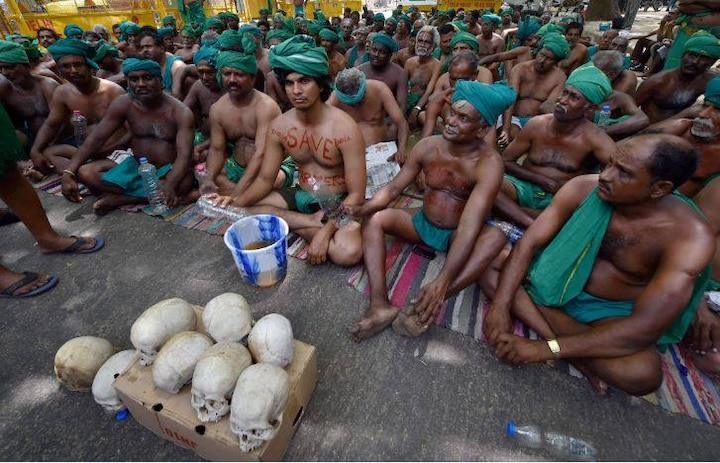 Blog On Tamilnadu Farmers Protest Why Government Not Listening Them किसानों को विष्ठा खाने पर मजबूर मत करिए,हमारी औलादें हीरे-जवाहरात खाकर ज़िंदा नहीं रह सकतीं!