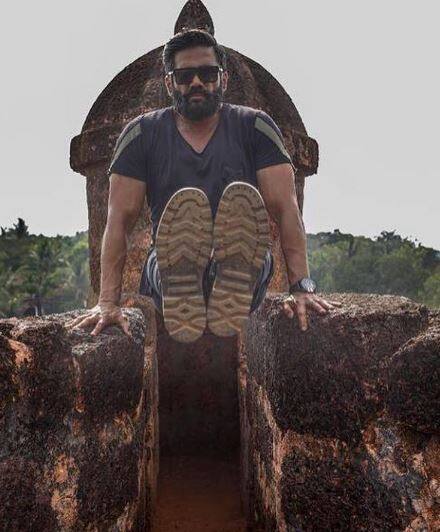 एक इंटरव्यू में अभिनेता सुनील शेट्टी ने कहा कि तीन साल के ब्रेक में उन्होंने खुद को समझा और जाना हैं. फिल्मों से ब्रेक लेने के बाद अपनी फिटनेस पर ज्यादा ध्यान दिया हैं और इस उम्र में बॉडी को सही शेप में बनाए रखना बहुत ही मुश्किल काम हैं. अगर आपको अपनी बॉडी की बेसिक जानकारी हैं तो आप काफी हद तक अपनी बॉडी को सही शेप में रख पाएंगे.