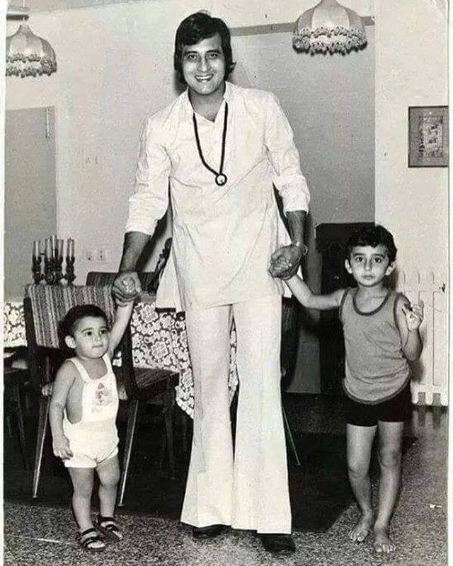 कई फिल्मों में साइड रोल और विलेन का किरदार निभाने के बाद साल 1971 में उनकी पहली सोलो हीरो वाली फिल्म 'हम तुम और वो' आई.