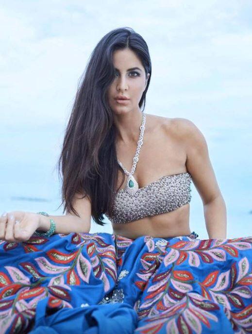 बताते चलें कि सोशल मीडिया पर बहुत देर से आने वाले बॉलीवुड सेलिब्रिटीज़ में कटरीना का नाम शामिल है.