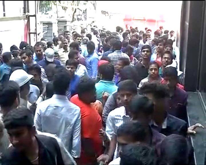 एसएस राजामौलि की निर्देशित फिल्म में प्रभास टाइटल रोल में हैं, वहीं राणा डुग्गूबाती, तमन्ना भाटिया, अनुष्का शेट्टी आदि भी प्रमुख भूमिकाओं में हैं.