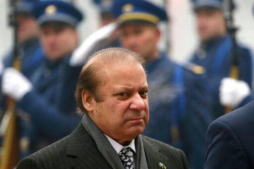 Nawaz Sharif Vacates Official Residence Leaves For Murree नवाज़ शरीफ ने छोड़ा प्रधानमंत्री आवास, अब परिवार के साथ मरी में रहेंगे