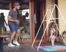 World Dance Day पर शाहिद कपूर ने किया बेटी मीशा के साथ डांस