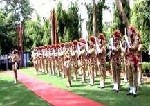 सिर्फ नक्सलियों से ही नहीं, बहुत सारी दिक्कतों से लड़ रहे हैं CRPF के जवान