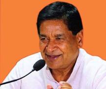 हरियाणा: BJP सांसद के \'बिगड़े बोल\', कहा- \'कांग्रेस नेताओं को जूते मारने चाहिए\'