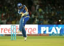 LIVE RCBvsMI: कप्तान रोहित शर्मा की आतिशी पारी से RCB पर मुंबई की जीत