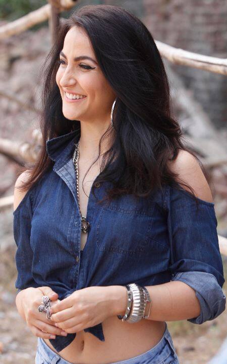 वहीं जैसा की दस्तूर है, बॉलीवुड इंडस्ट्री ने उन्हें एली अवराम के निक नेम से नवाज़ा है.