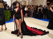 Met Gala में कुछ इस अंदाज़ में पहुंचीं निकी मिनाज