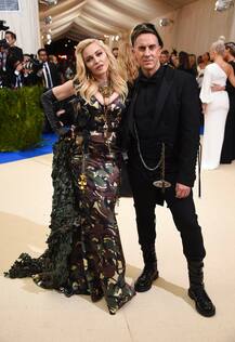  Met Gala में अपने फैशन के बूते कइयों पर भारी पड़ीं 58 साल की मडोना