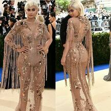 Met Gala इवेंट के दौरान कुछ ऐसा रहा कर्दाशियां बहनों का अंदाज़!