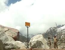 2013 की तबाही में मंदिर के आगे दीवार की तरह खड़ी हो गई थी केदारनाथ की \'दिव्य शिला\'