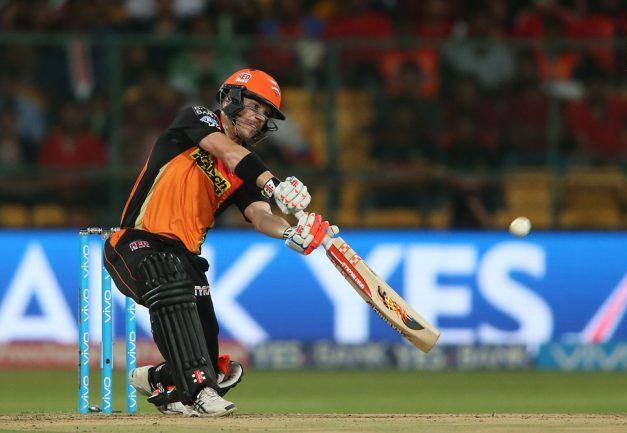 राहुल के बाद इस लिस्ट में 238 रनों के साथ डेविड वॉर्नर, 213 रनों के साथ गौतम गंभीर और फिर बटलर और धवन का नंबर आता है.