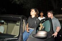 ट्रांसपेरेंट ब्लैक टॉप में मुंबई की सड़कों पर चहलकदमी करती दिखीं तापसी!