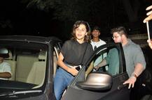 ट्रांसपेरेंट ब्लैक टॉप में मुंबई की सड़कों पर चहलकदमी करती दिखीं तापसी!